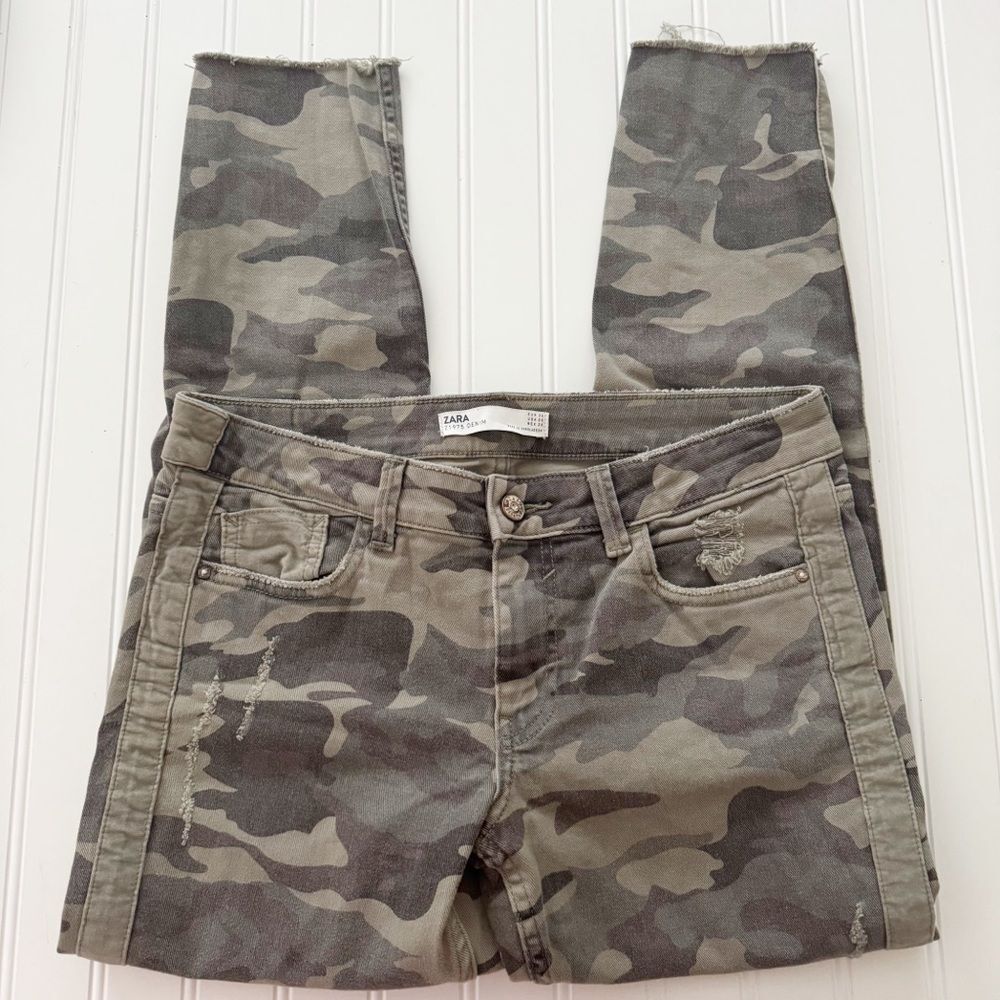 Zara Camouflage Distressed Ankle Jeans - Size 6